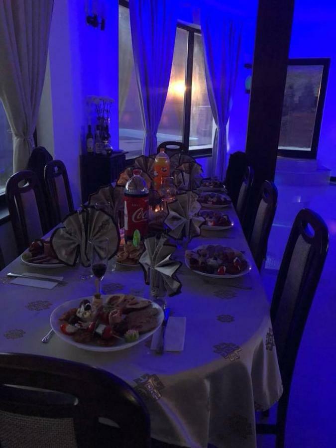 Pensiunea Medeea Hotell Pestis Eksteriør bilde