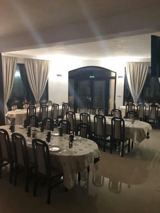 Pensiunea Medeea Hotell Pestis Eksteriør bilde